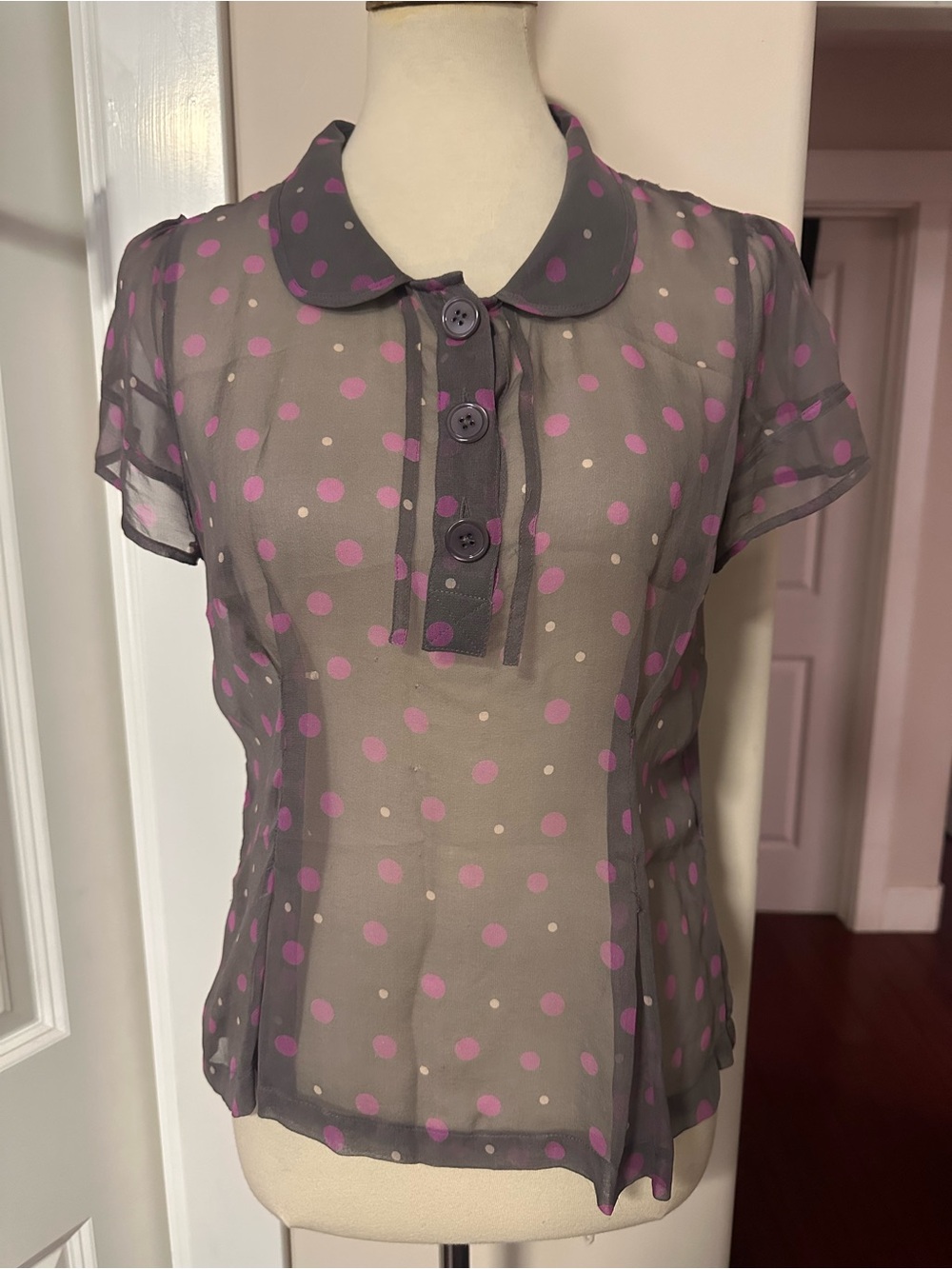 VTG 2010s Wrap London 100% Silk Sheer Polka Dot Peter Pan Blouse Grey Pink US10
